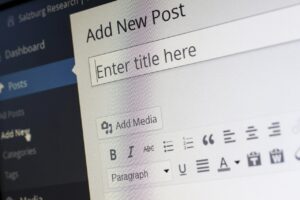 Dostosowywanie strony głównej na blogu i tworzenie pierwszego wpisu